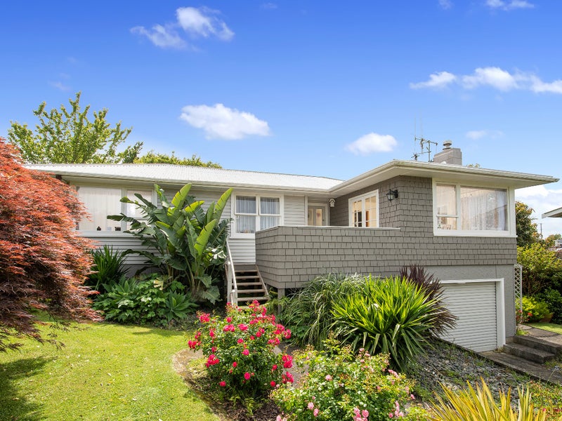 7 Sunset Crescent, Maungatapu, Tauranga - Carousel 1