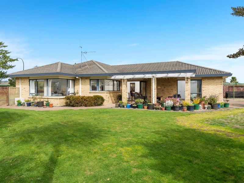 6 Clydesdale Close, Papamoa Beach, Papamoa - Carousel 1