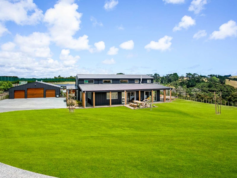 32 Young Garden Lane, Waimauku, Auckland - Carousel 1