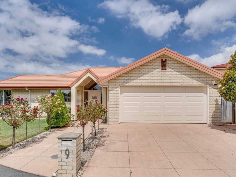 9 Eliza Place, Aidanfield, Christchurch - Carousel 1