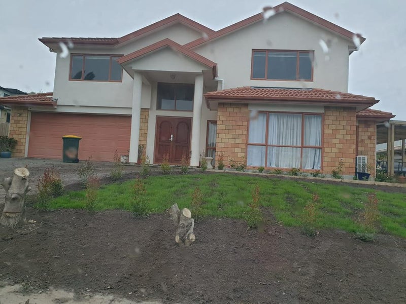 67 Medallion Drive, Oteha, Auckland - Carousel 1