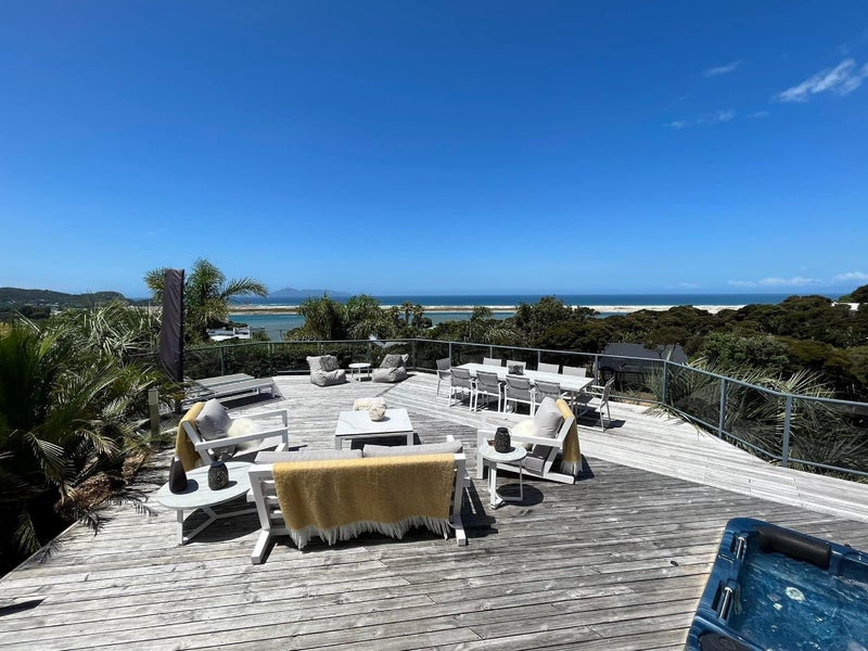 11 Moir Point Road, Mangawhai Heads, Mangawhai - Carousel 1