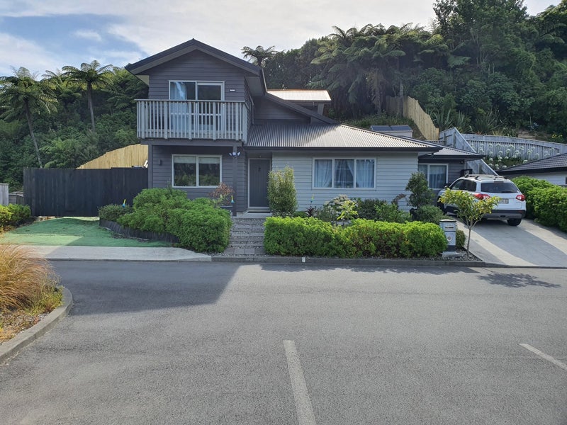 4/16 Kelso Grove, Kelson, Lower Hutt - Carousel 1