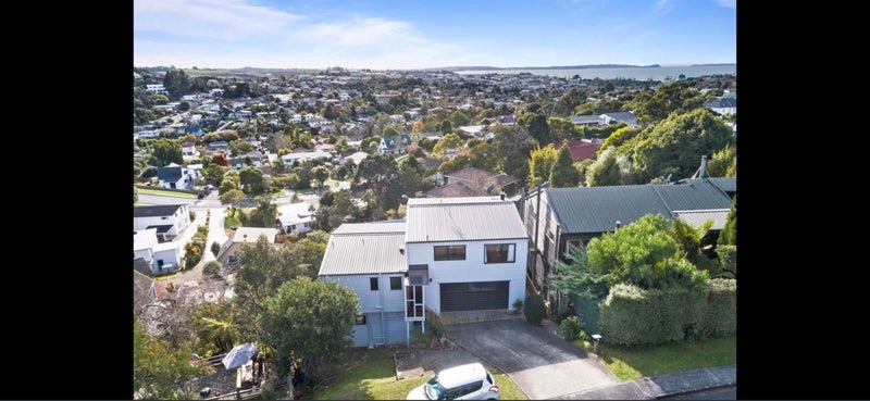 2/4 Danbury Drive, Torbay, Auckland - Carousel 1
