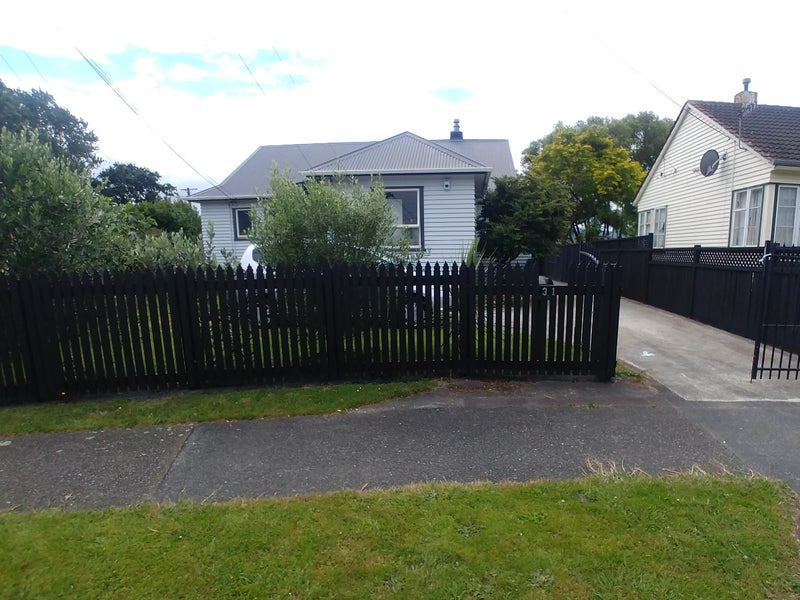 31 Shearer Crescent, Naenae, Lower Hutt - Carousel 1