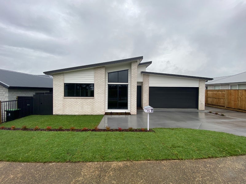 35 Tamihana Avenue, Pyes Pa, Tauranga - Carousel 1
