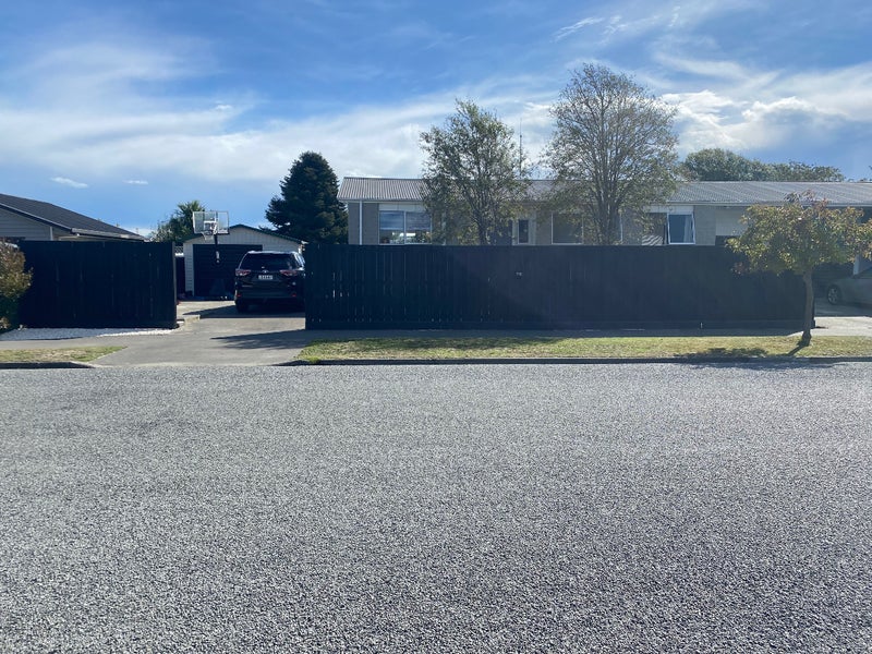 2/5 Helanca Avenue, Wainoni, Christchurch - Carousel 1