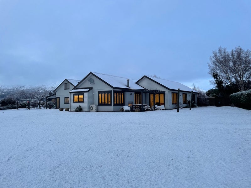 3 Ironview Lane, Wānaka - Carousel 1