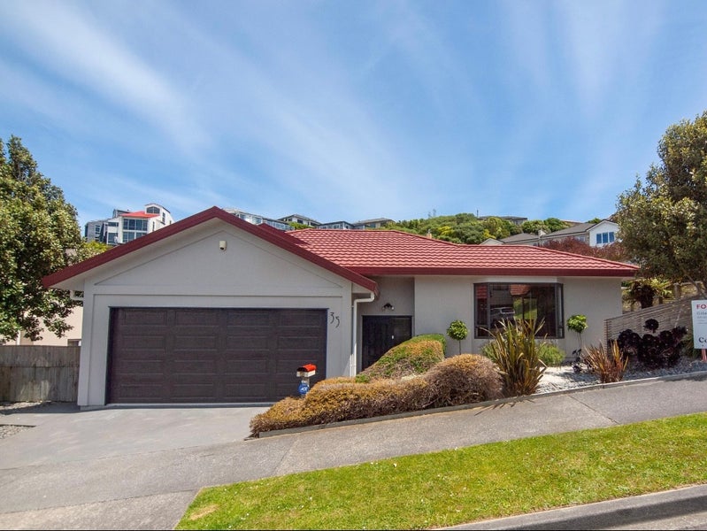 35 Waverton Terrace, Churton Park, Wellington - Carousel 1