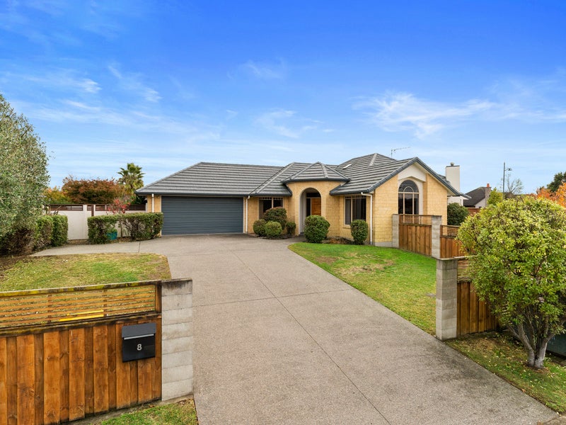 8 St James Drive, Huntington, Hamilton - Carousel 1