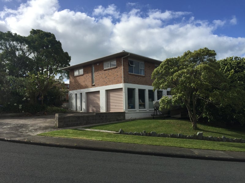 8 Tanglewood Place, Cockle Bay, Auckland - Carousel 1