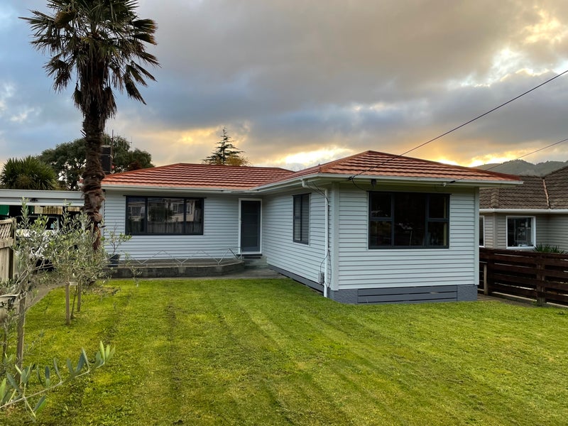 100 Fraser Street, Wainuiomata, Lower Hutt - Carousel 1