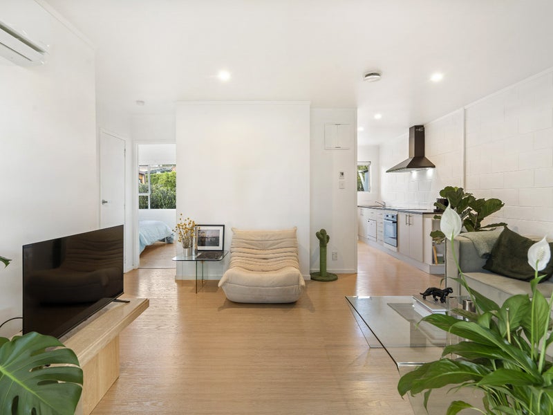 6/21 Finch Street, Western Springs, Auckland - Carousel 1