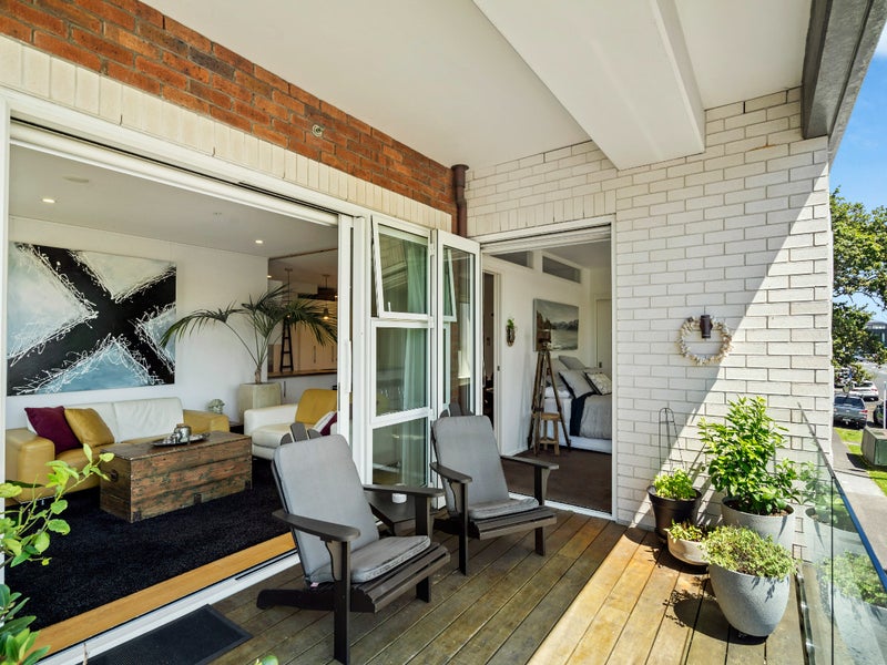 102/64 Surrey Crescent, Grey Lynn, Auckland - Carousel 1