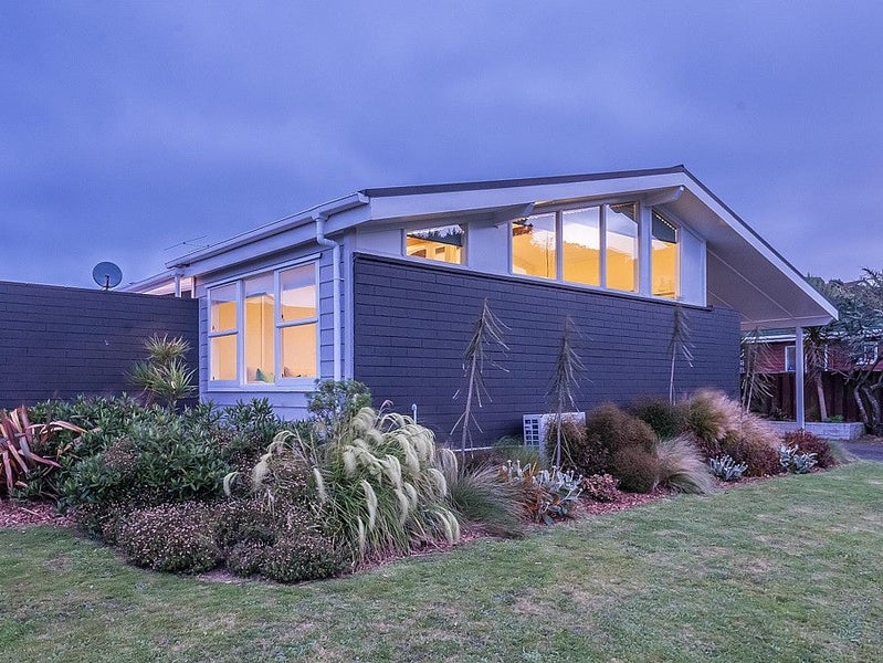 2 Cranwell Street, Churton Park, Wellington - Carousel 1