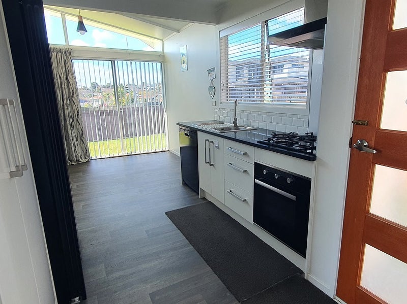 20 Almay Place, Clover Park, Auckland - Carousel 1