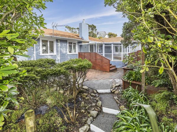 30 Lyndfield Lane, Newlands, Wellington - Carousel 1
