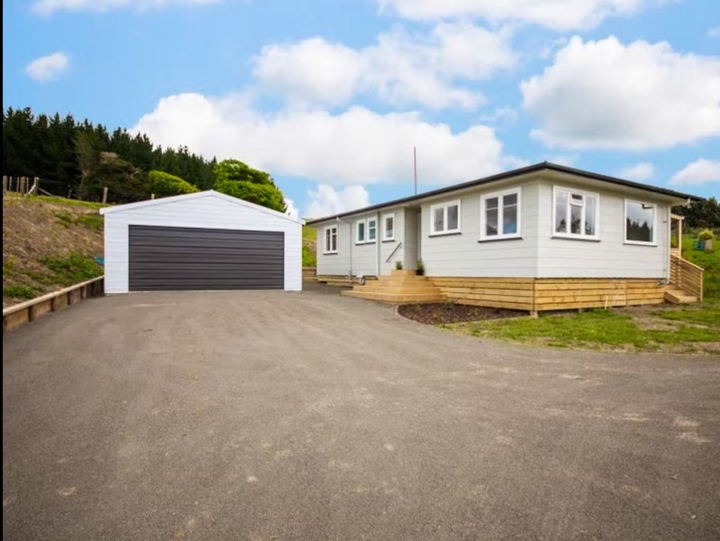 95 Hastings Street, Halcombe, Feilding - Carousel 1