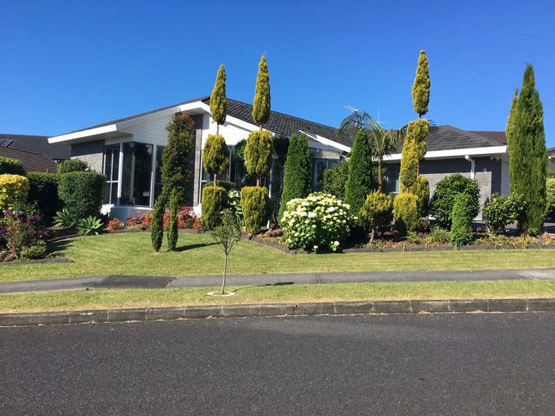 1/4 Currell Way, Somerville, Auckland - Carousel 1