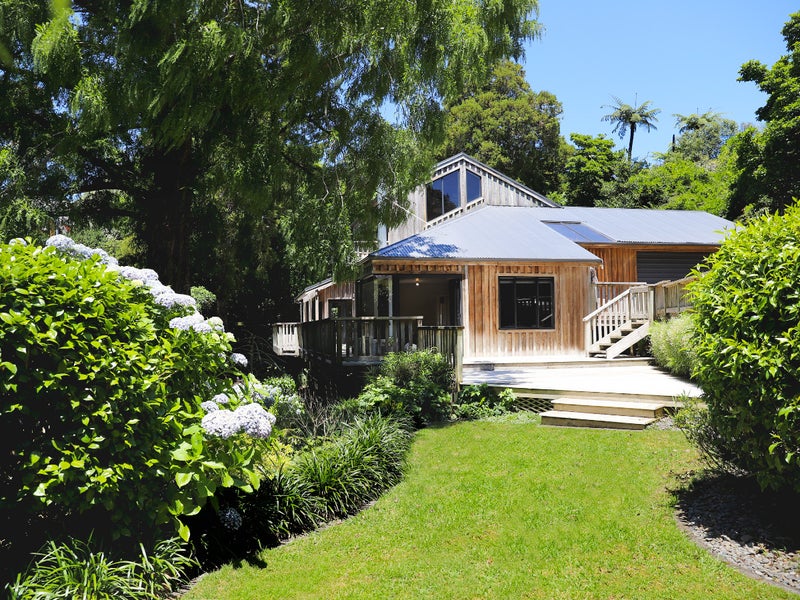 65B Govett Avenue, Frankleigh Park, New Plymouth - Carousel 1