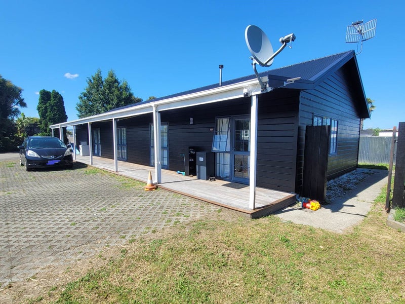 415 Tremaine Avenue, Takaro, Palmerston North - Carousel 1