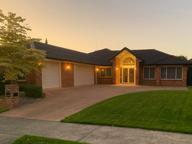 30 The Esplanade, Huntington, Hamilton - Carousel 1