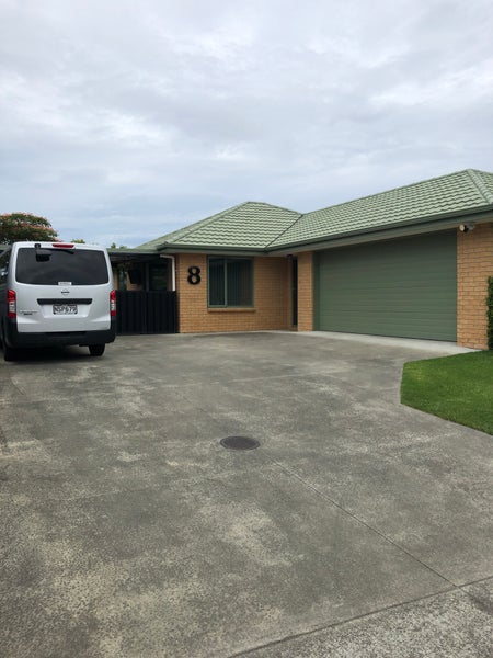 8 Beamish Street, Frimley, Hastings - Carousel 1