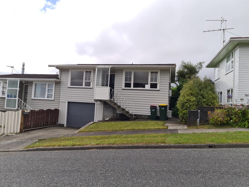 2/3 Summit Road, Fairfield, Lower Hutt - Carousel 1