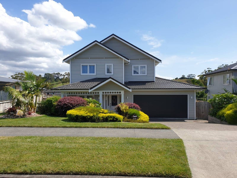 31 Bartlett Drive, Silverdale, Silverdale - Carousel 1