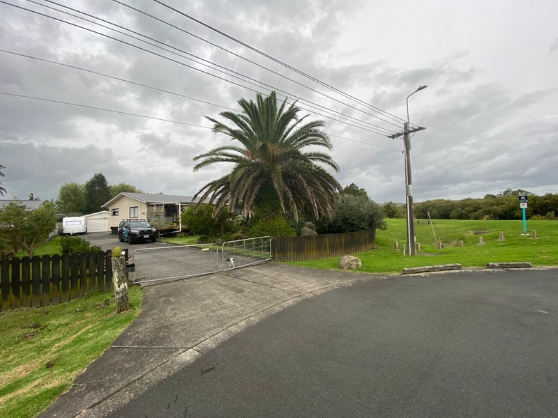 25 Te Moau Avenue, Parakai, Helensville - Carousel 1