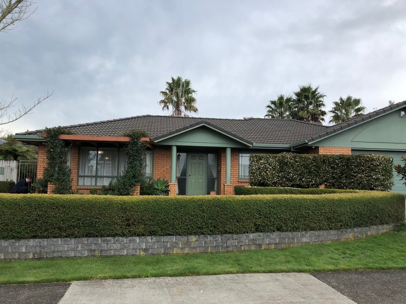 11 Fendalton Drive, Rototuna, Hamilton - Carousel 1