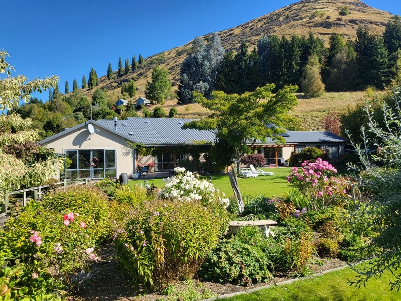 4 Enstone Lane, Lower Shotover, Queenstown - Carousel 1