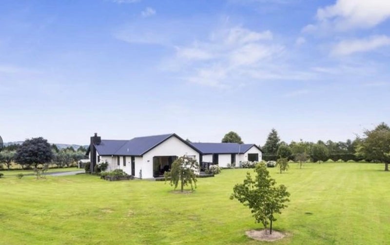 501 Gordon Road, North Taieri - Carousel 1