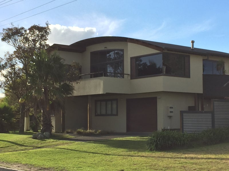 400 Rangi Avenue, Whangamatā - Carousel 1