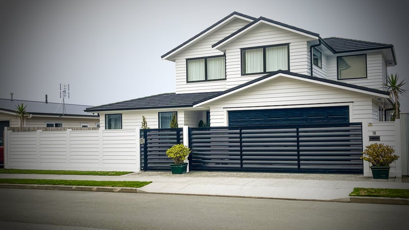 18 Atherton Terrace, Churton Park, Wellington - Carousel 1