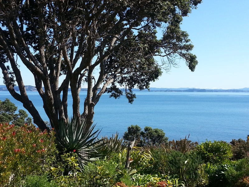 38 Pacific Parade, Army Bay, Whangaparaoa - Carousel 1