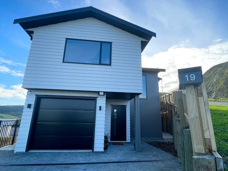 19 Prestwich Rise, Churton Park, Wellington - Carousel 1