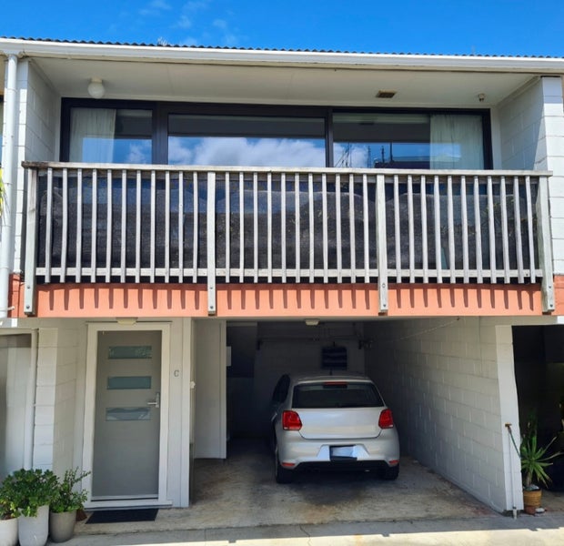 181C Sutherland Road, Lyall Bay, Wellington - Carousel 1