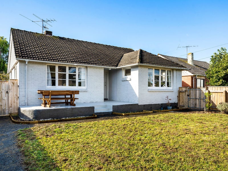 1/328 Oxford Terrace, Avalon, Lower Hutt - Carousel 1