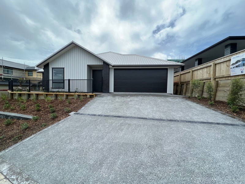 47 Waitaria Terrace, Aotea, Porirua - Carousel 1