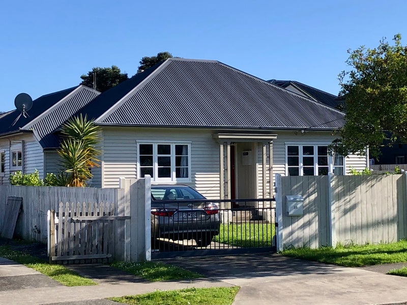 25 Waiwhetu Road, Waiwhetu, Lower Hutt - Carousel 1