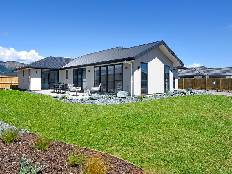 12 Carmine Crescent, Appleby, Richmond - Carousel 1