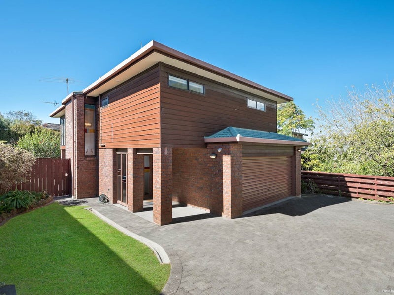 1/21 Aberdeen Road, Castor Bay, Auckland - Carousel 1