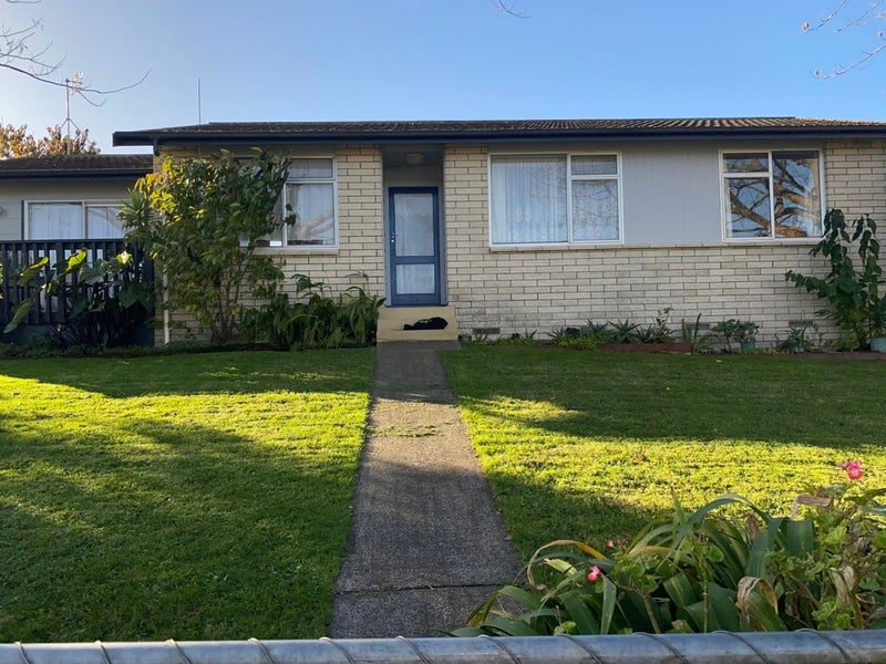 10 Crawshaw Drive, Nawton, Hamilton - Carousel 1