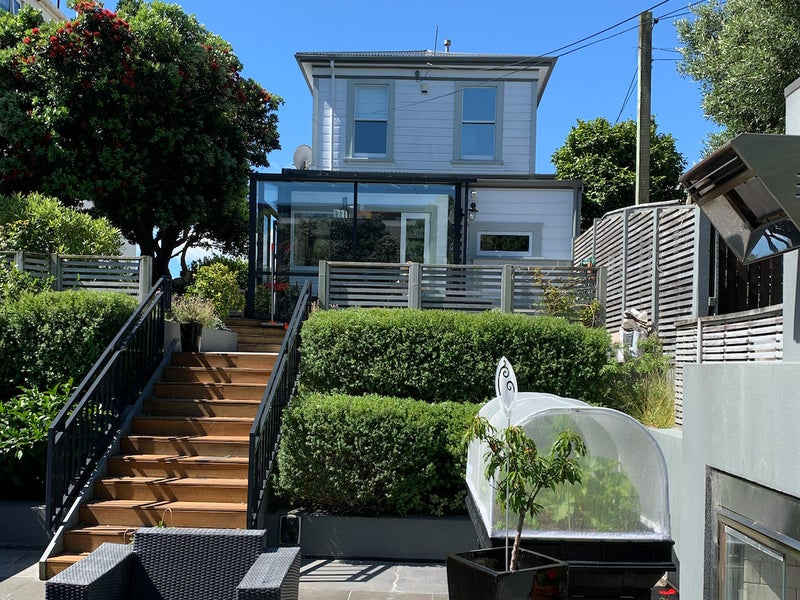 1 Austin Terrace, Mount Victoria, Wellington - Carousel 1