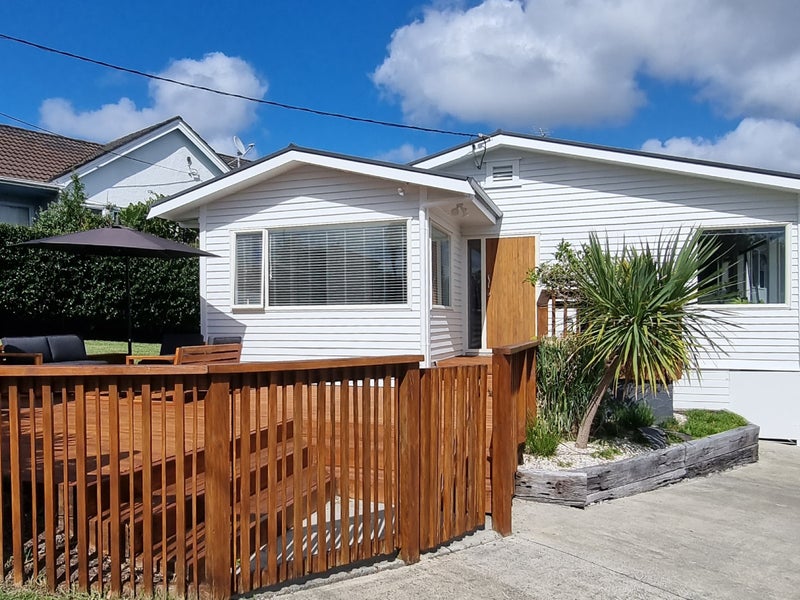 1/16 Rothesay Bay Road, Rothesay Bay, Auckland - Carousel 1