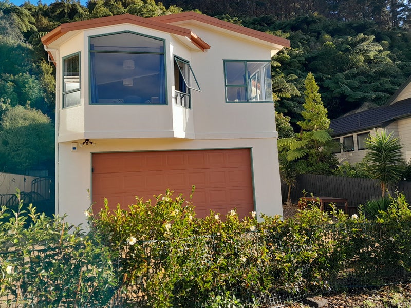 68 Peterhouse Street, Tawa, Wellington - Carousel 1