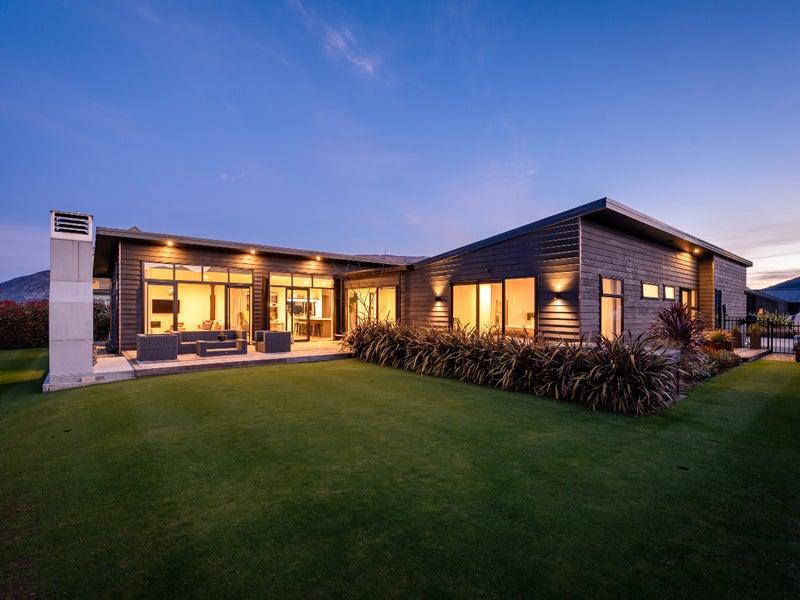 5 Mcdonald Street, WANAKA - Carousel 1