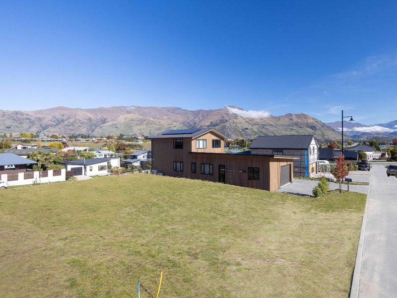 7 Tuke Lane, Wānaka - Carousel 1