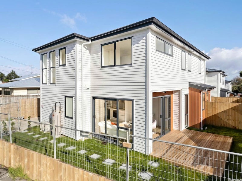 1/67 Bollard Avenue, New Windsor, Auckland - Carousel 1